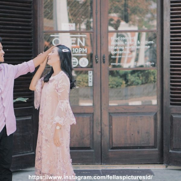 Jasa Video Prewedding di Semarang - Di Depan Cafe