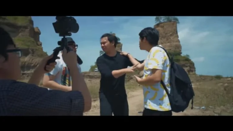 You are currently viewing Strategi Menghadapi Cuaca Tak Terduga Saat Shooting Outdoor