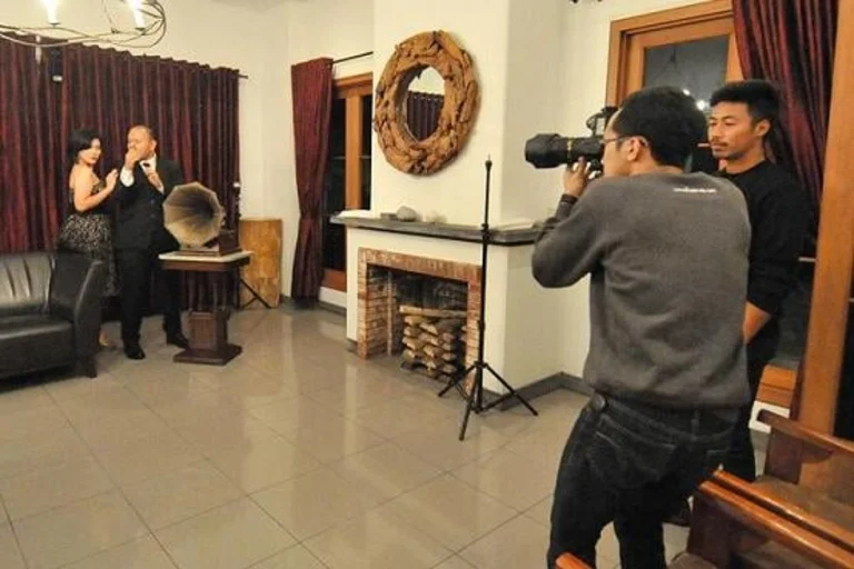 You are currently viewing Inovasi Terbaru dalam Videografi Prewedding